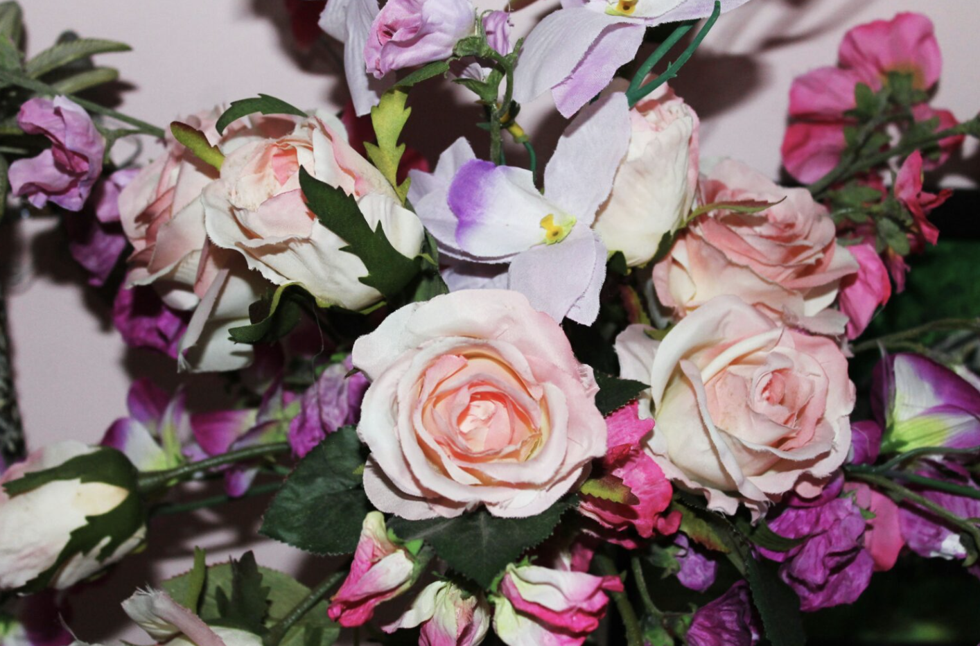 6 Benefits of Faux Flowers